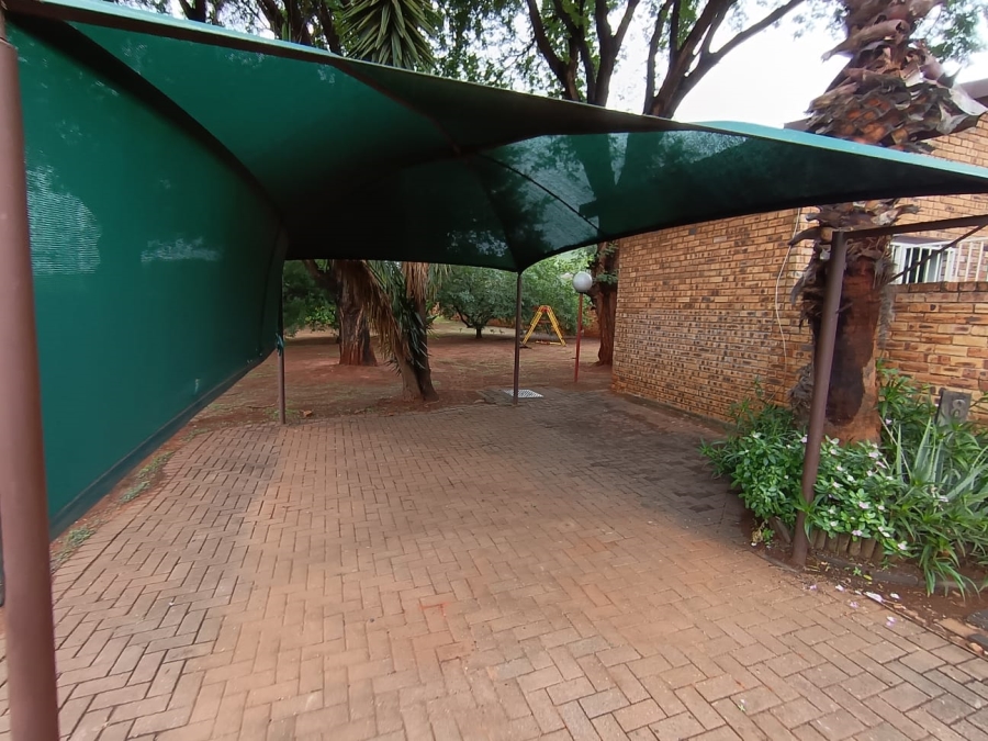 2 Bedroom Property for Sale in Safari Gardens North West